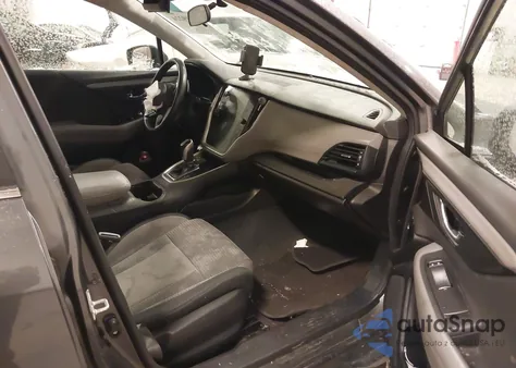 2021 Subaru Outback Premium z USA, uszkodzony, nr VIN 4S4BTADC8M3129307